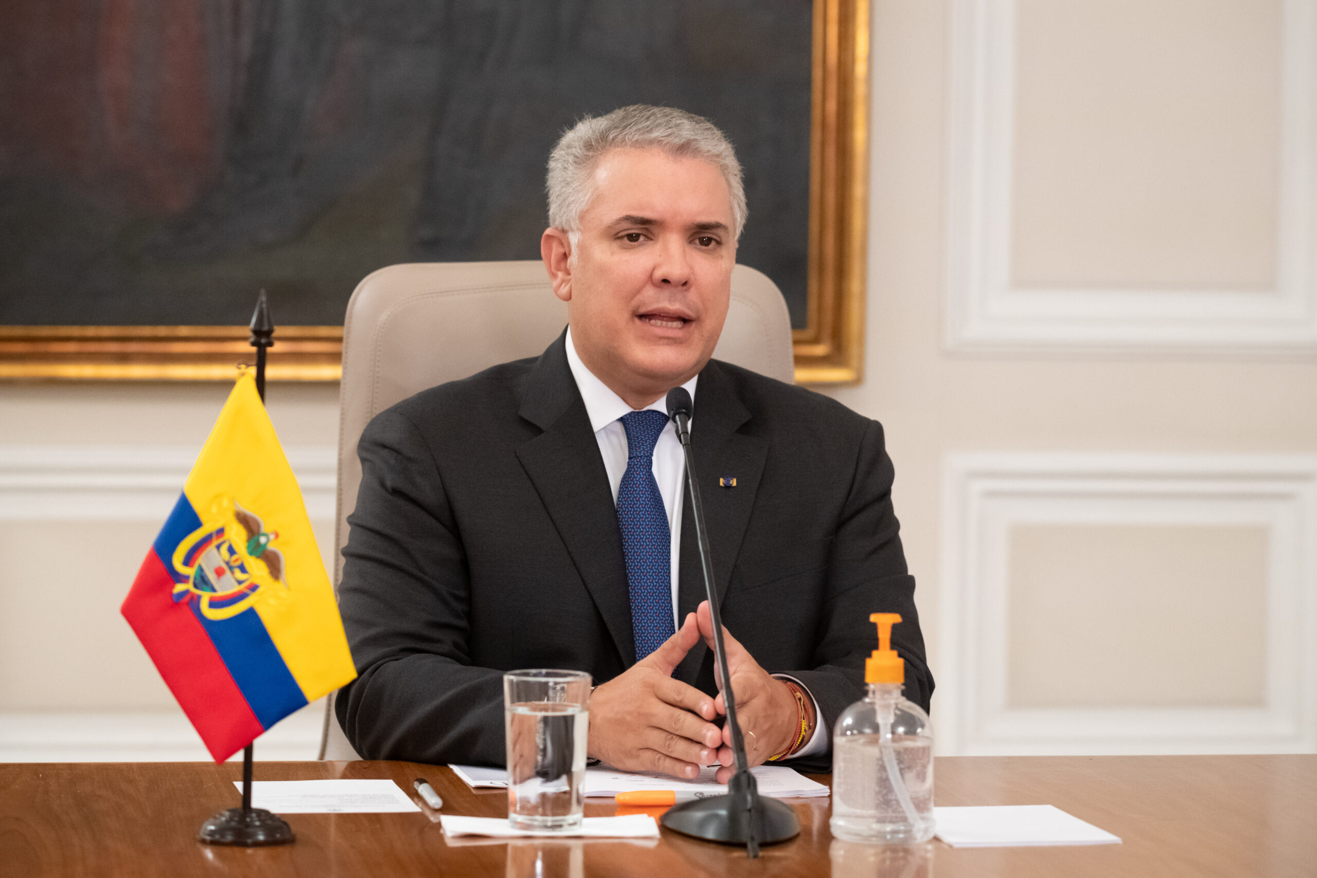 La caída libre del presidente se debe a las mentiras de la inversion para el Covid-19 y a la presentación de la Reforma tributaria