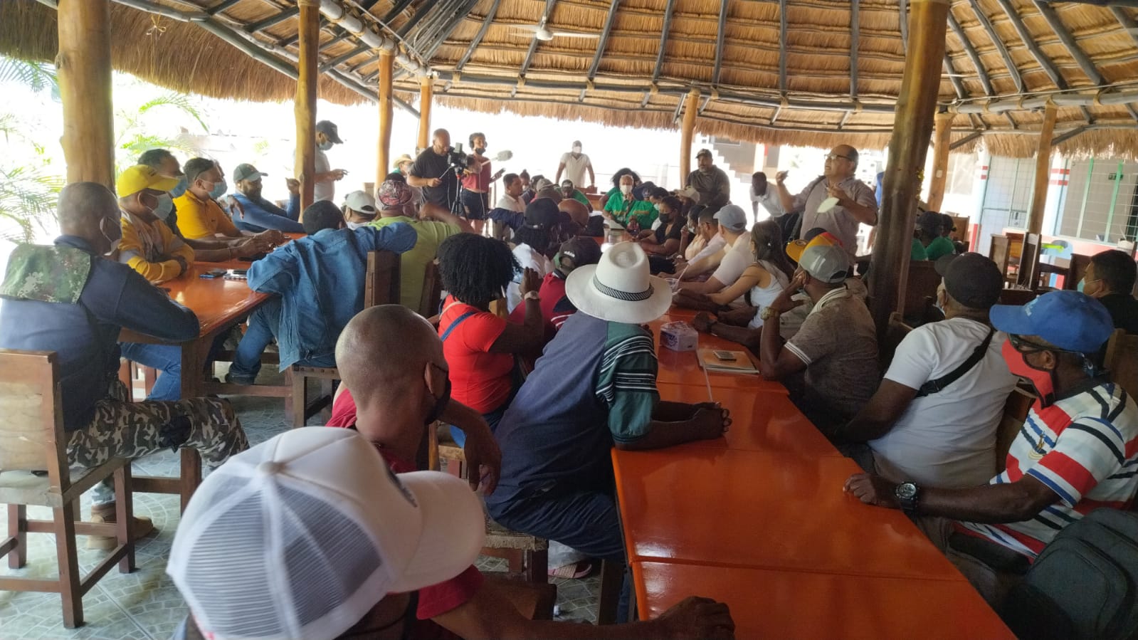 Aspecto de la reunión realizada en Turbaco. Tema: despojo afro y megaproyecto Canal del Dique.