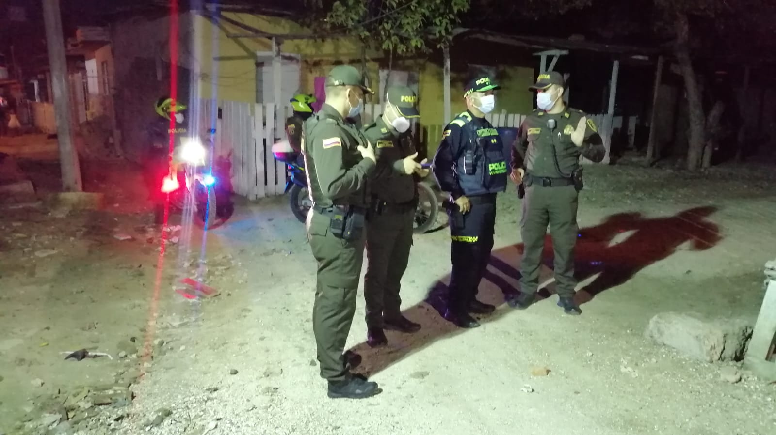 BG Nicolás Zapata, comandante de la MECAR siempre en el sitio de los acontecimientos. La pistola Glock de $17 millones.