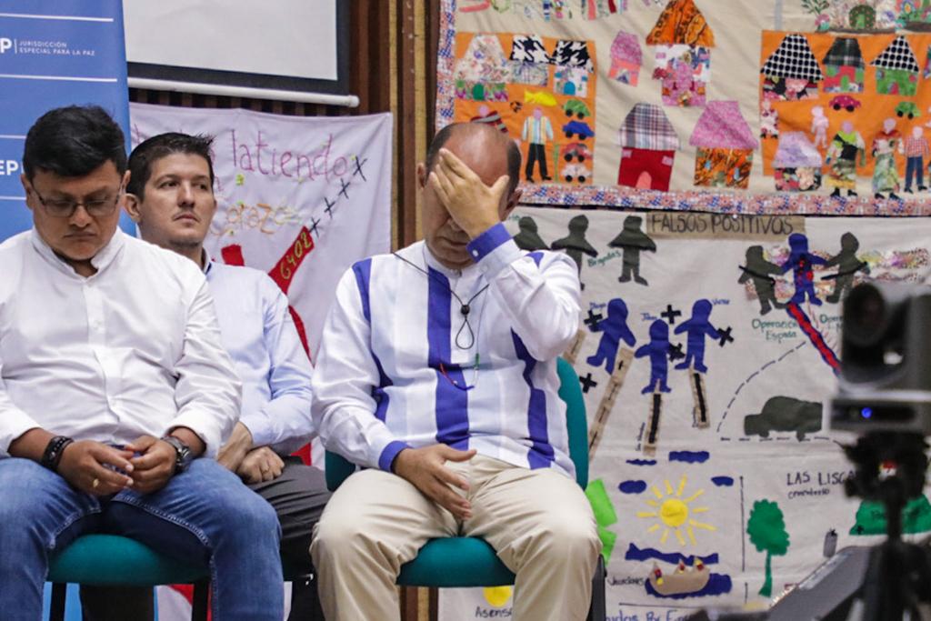 El peso del dolor y de la culpa se refleja en el general Coronado Gómez, uno de los comparecientes de los «falsos positivos». Cortesí