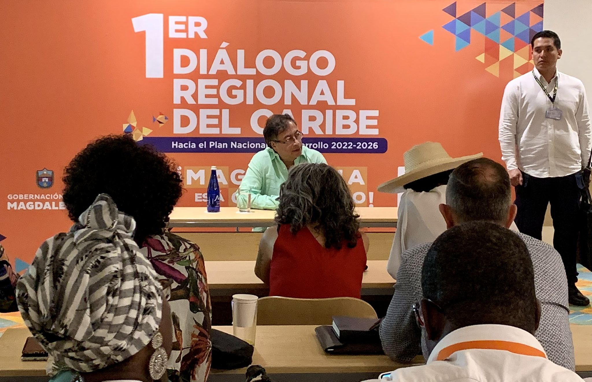 El presidente Gustavo Petro con su bancada del Pacto Histórico. uno de los temas centrales asumidos por los parlamentarios de la Comisión Quinta fue la Reforma Agraria.