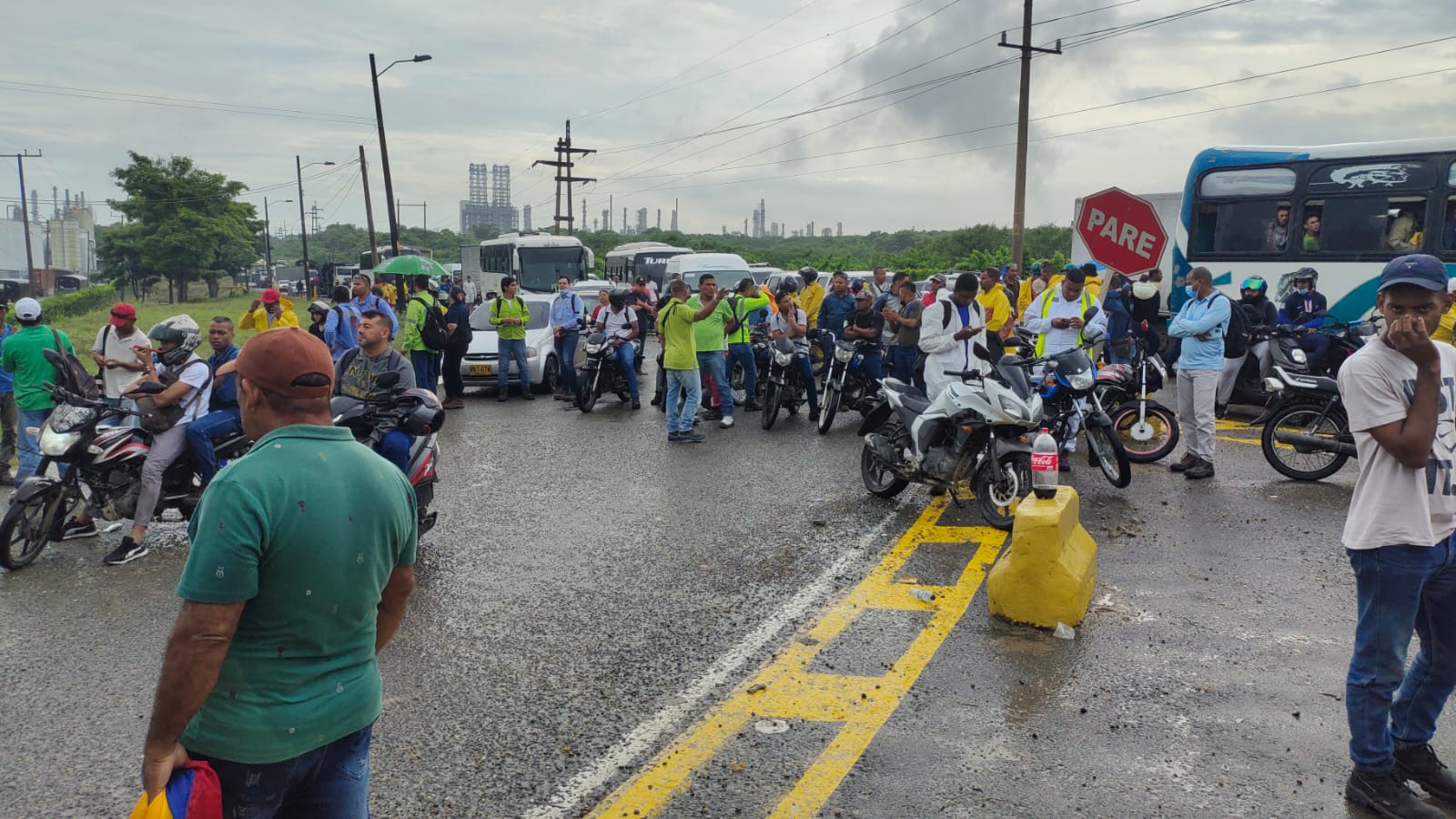 Vía a Mamonal, la zona industrial. #SOSCartagena