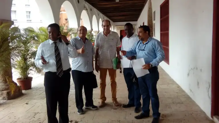 William Murra y Héctor Pérez aparecen con los otros veedores y abogados Nausicrate Pérez, Alcides Arrieta y Erick Urueta. La reducción de tarifas es una falacia