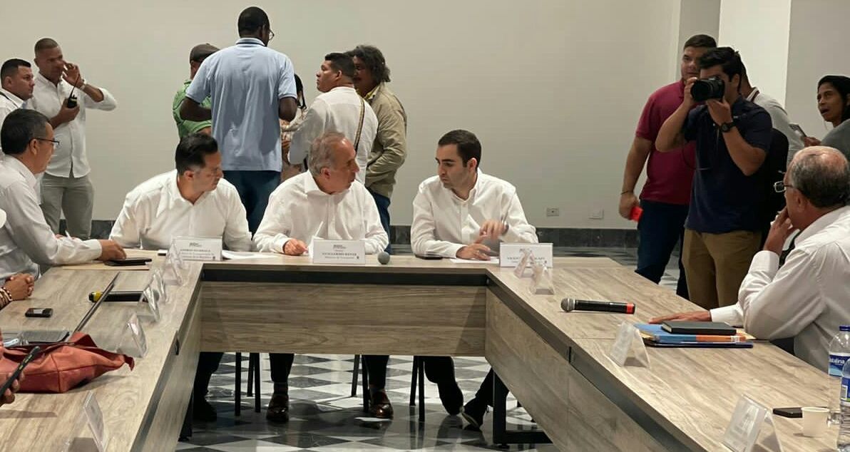 ¿Cómo se firmó el cheque en blanco?