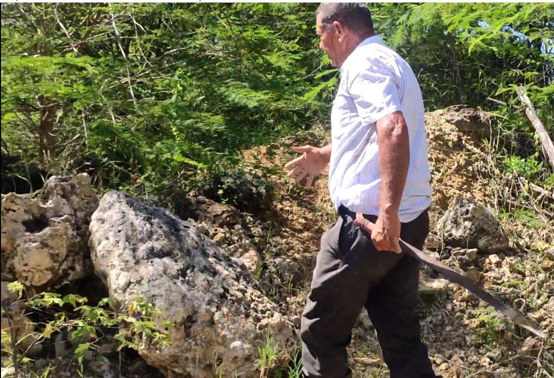 Este era el tipo de piedra que explotaron en una cantera que tenía aproximadamente 10 hectáreas cerca de la parcela donde Luis Alfredo Caraballo sufrió los daños por el deslizamiento de tierra.