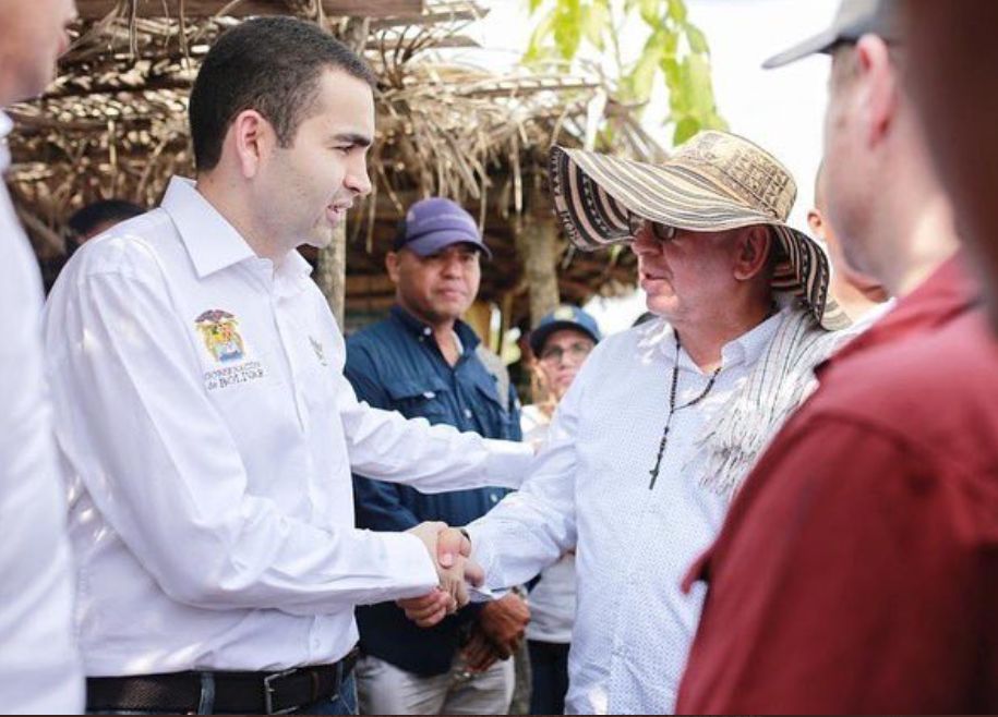 El gobernador de Bolívar Vicente Blel cerrará «Caregato» para revivir a La Mojana. Le apoyan el gobernador de Sucre, Héctor Olimpo Espinosa y de Córdoba,Orlando Benitez. Aquí en Caregato el 27 de febrero de 2023. (Cortesía Primero Bolívar).