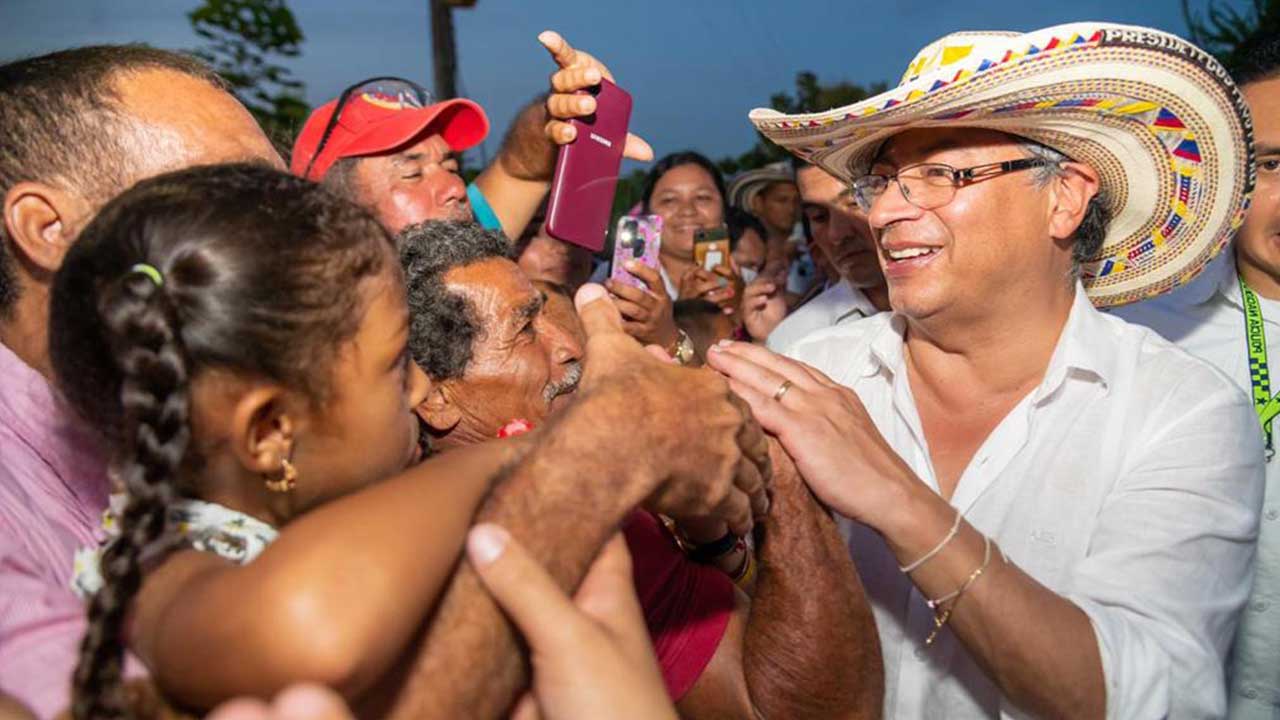 El presidente Gustavo Petro insiste en la reubicación de 20 mil familias de La Mojana y su teoría de la libertad de los ríos. ¿Adónde?