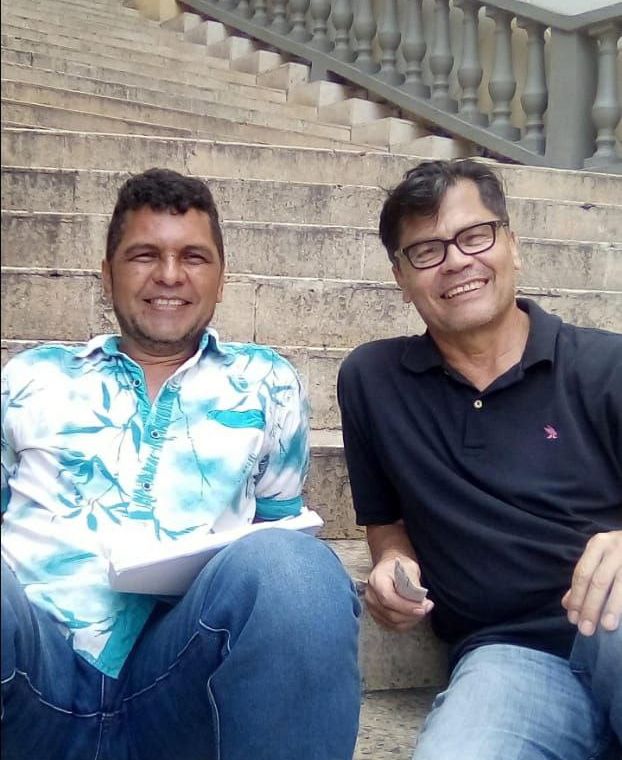 El arte de Bruno y la ficción de la vida. Aquí con el tmabién escritor y su corrector de estilo, Laurent Céspedes. Foto suministrada.