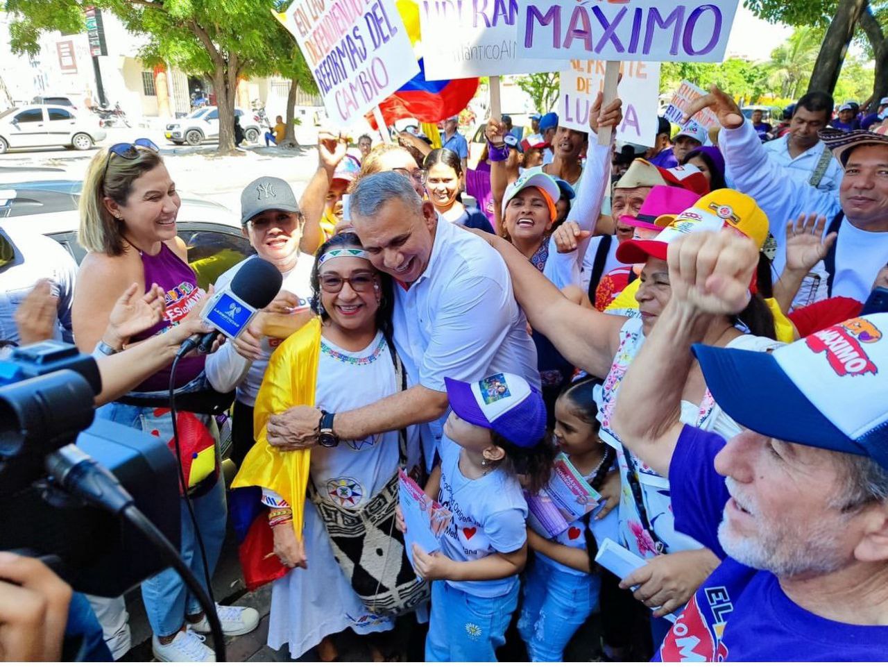 CNE respaldó a Máximo y exhortó a CH que lo avale. El líder con más de 40 años de luchas populares, sigue recorriendo el Atlántico.
