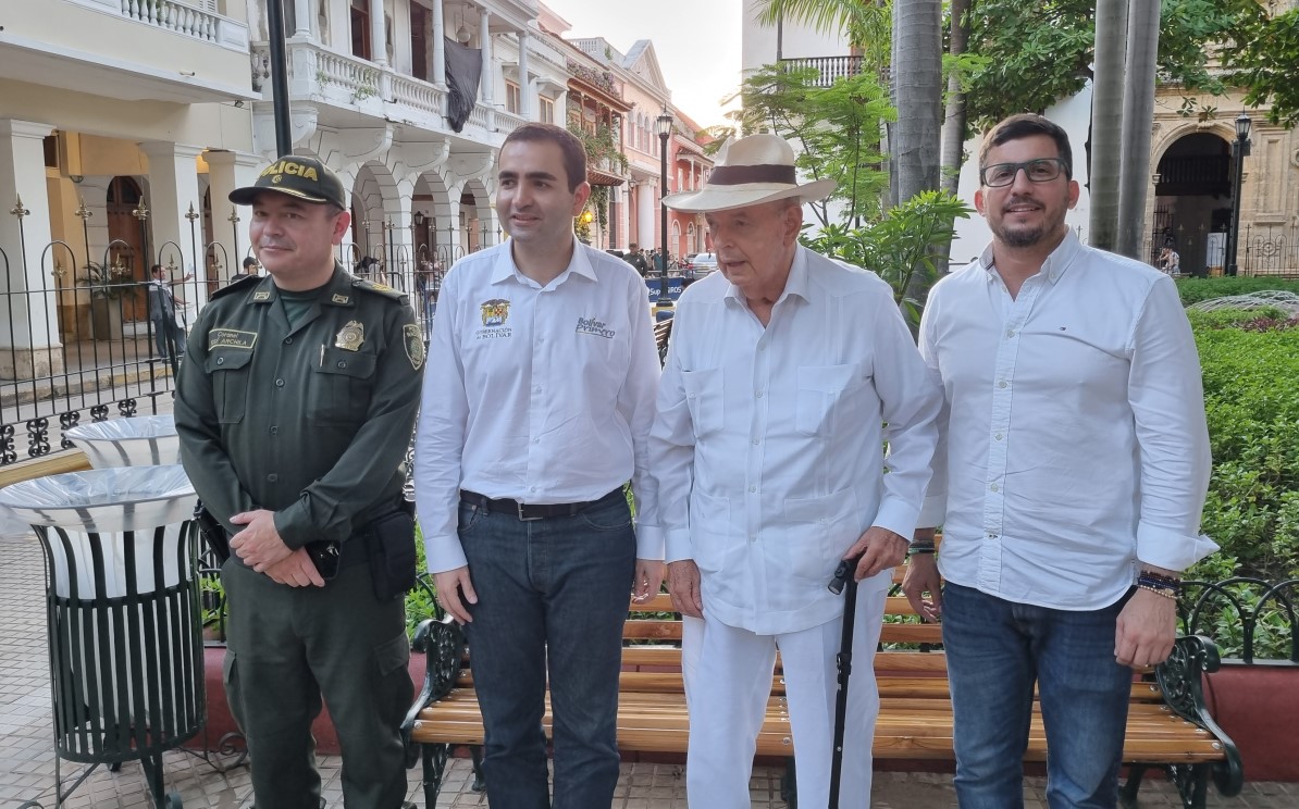 Coronel José Archila, el gobernador Vicente Blel, Raymundo Angulo y el director de Icultur Iván Sanes./VoxPopuli Digital. El legado de Vicentico