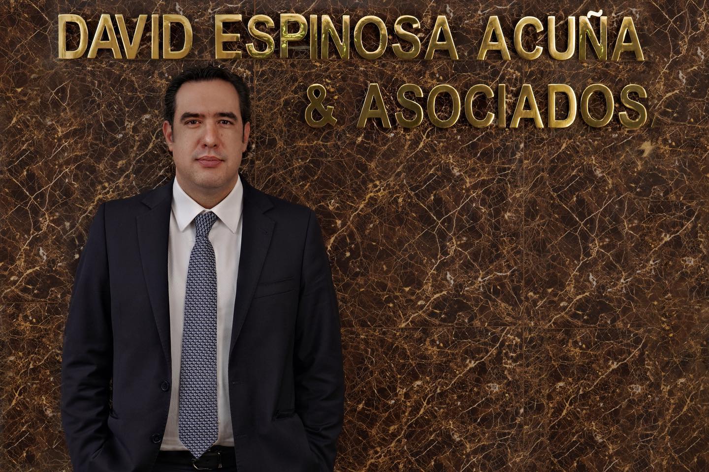 El oro del abogado David Espinosa Acuña al servicio del uribismo. ¿Saqueo en Monómeros? 