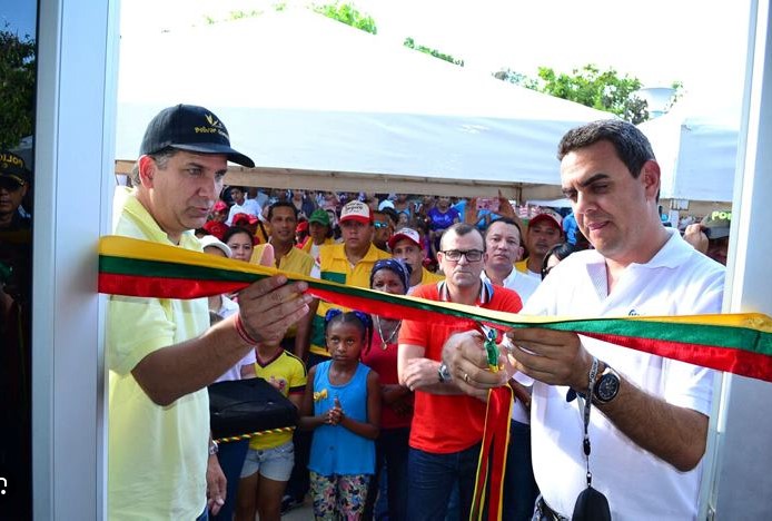 En la inauguración de una de las obras cuando fue alcalde de El Guamo.