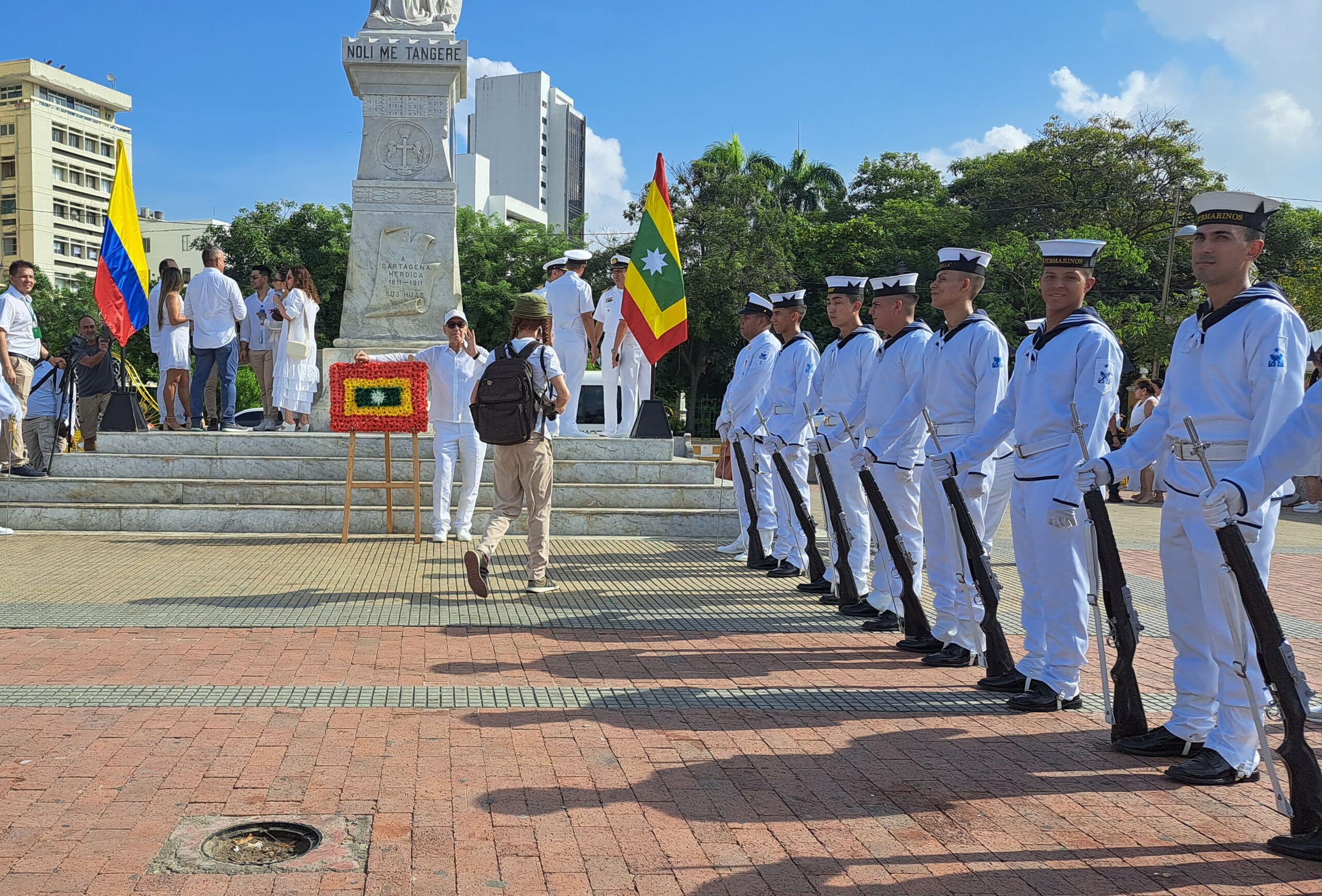 Un psicópata en la alcaldía. Ceremonia de la Armada.