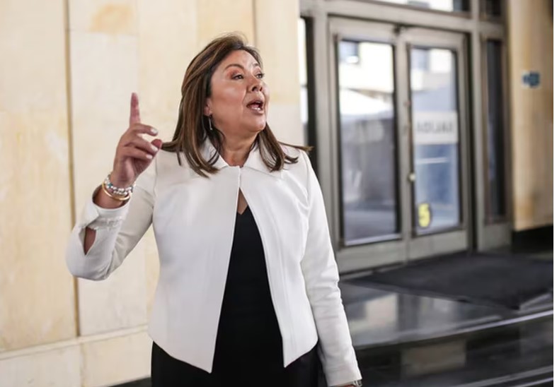 Luz Adriana Camargo repuntó en la última votación con 13 votos. El tiempo dela Corte debe ser limitado.