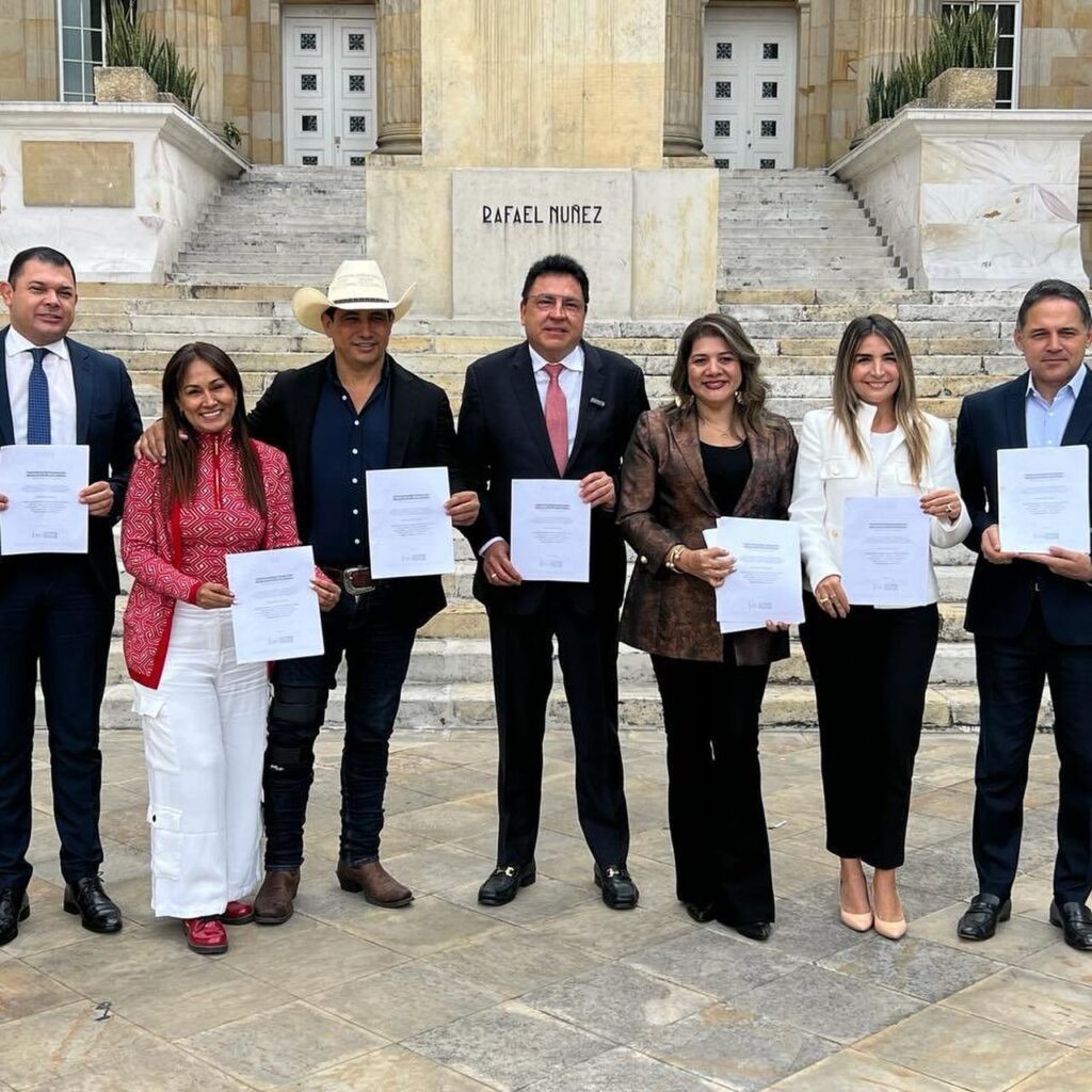 Pérdida de investidura para los senadores del Centro Democrático y de la U que se pronunciaron sobre la reforma a la salud.
