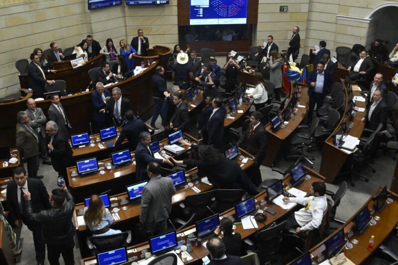 Senado aprueba la reforma laboral en Colombia